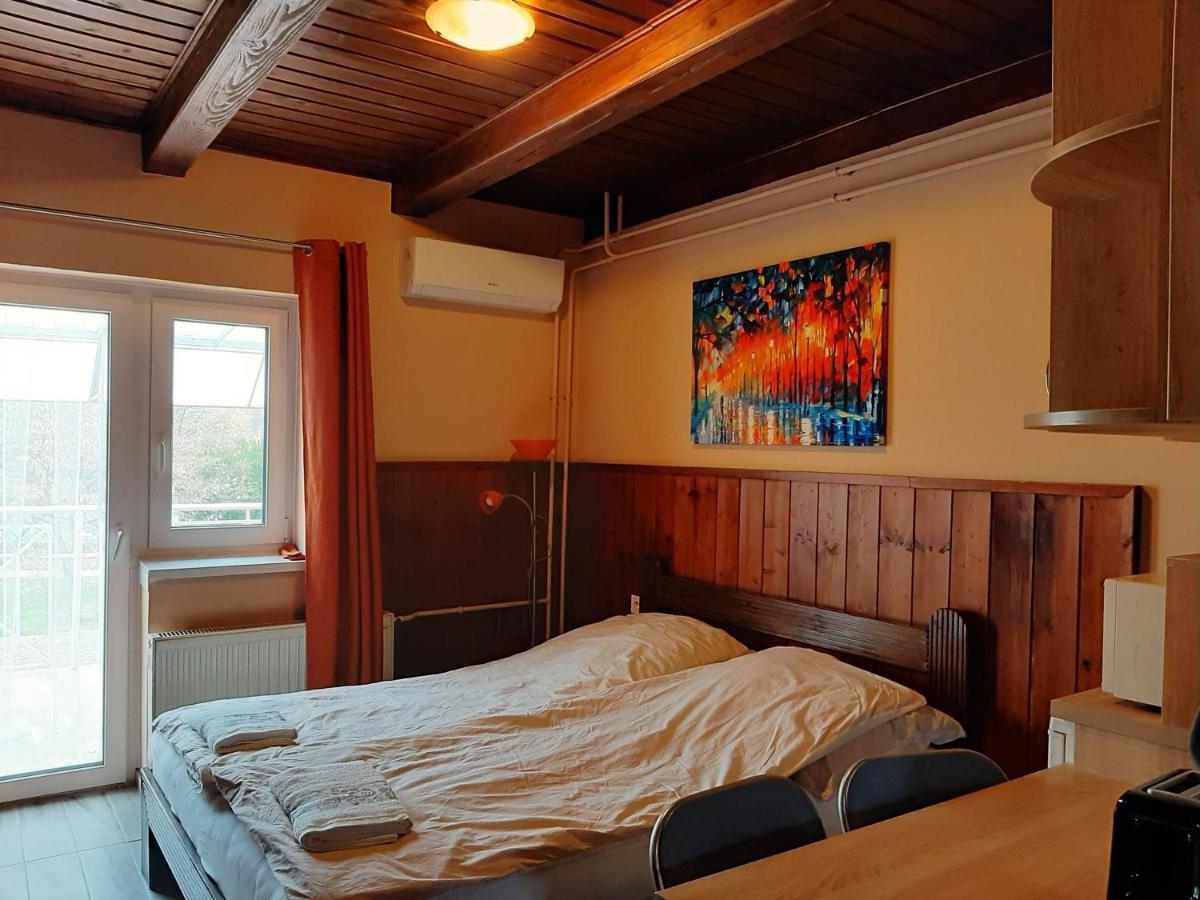 Egniss Apartman 2 Bogacs Bagian luar foto